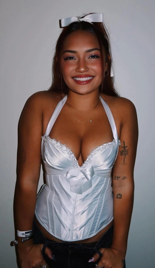 amazing avani v0 40e1a1fvatqd1f48c5768f551d849