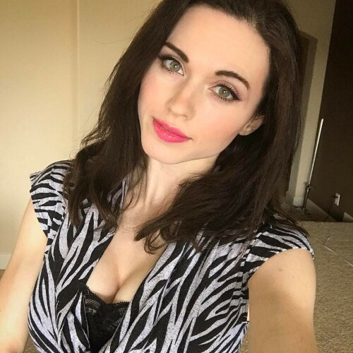 amouranth_35001255_1095628590574859_380074386306105344_n.jpeg