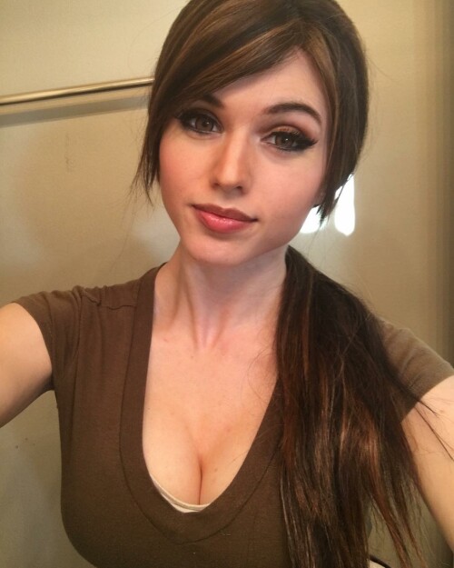 amouranth_35001379_465866253855253_8980565973559934976_n.jpeg