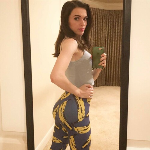 amouranth_35001715_409328739550558_2469902625252835328_n.jpeg