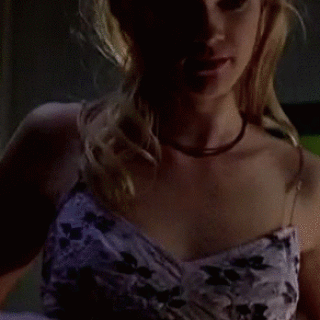 amy-smart5a42b3d63926aef8