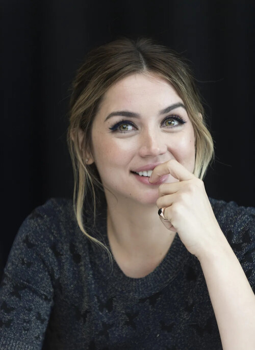 ana de armas gallery2 fc67d1b514f847e05