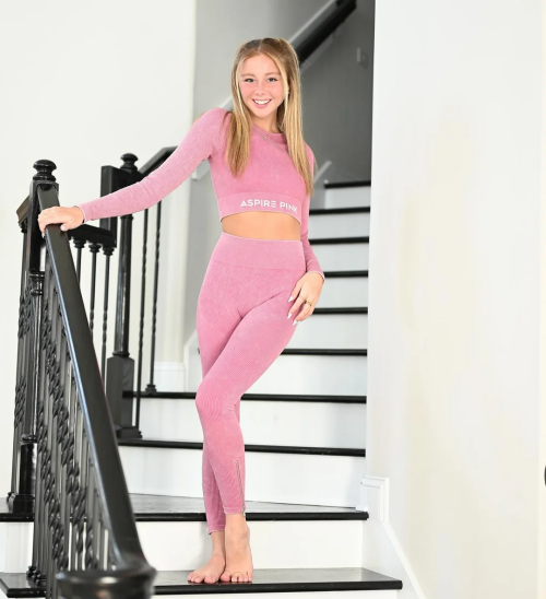 and-more-from-the-aspire-pink-set-v0-ewi0lzkwrsuc179e86f76923cd5a6