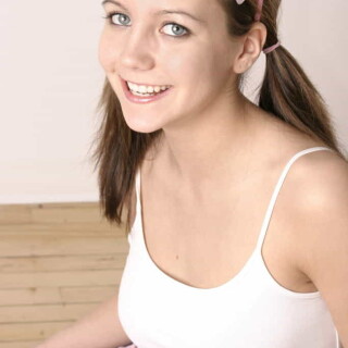 andipink_00015-lg1b57a28a0d8a29d5