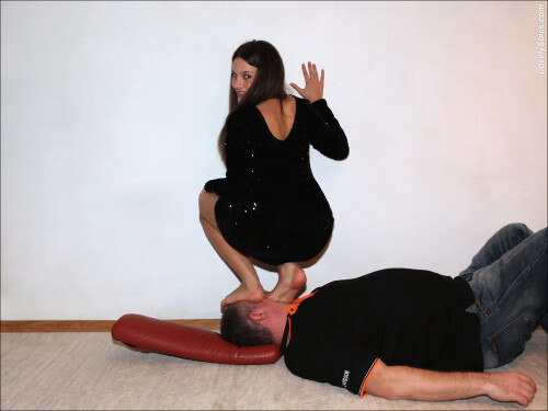 angelina l039763c089d2daf68f7