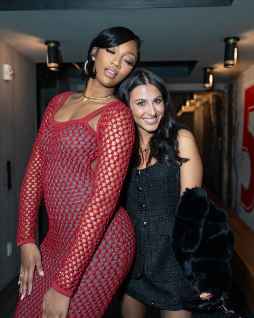 angelreese5 463291352 1065342605000584 5993321341698994546 n8fa4fb32897d039c