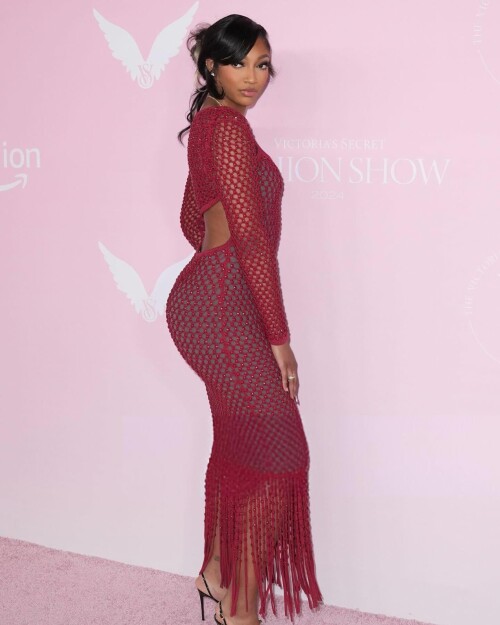 angelreese5 463491606 553612490384317 6474582798830230052 n32f728270b0ffc58