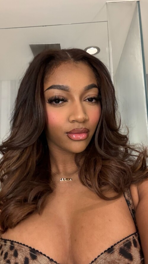 angelreese5s2024 11 30 0.7.243 story2195db36d4af5f39