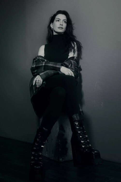 anne hathaway los angeles times studio at the sundance film festival 2023 0