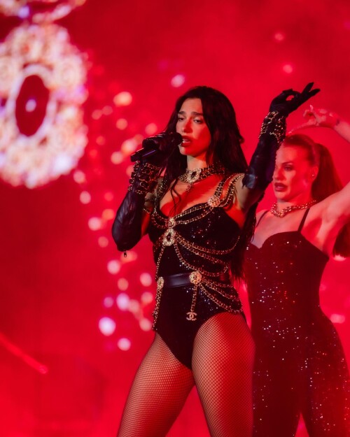 anonimostory.com Instagram dualipa 3663471650264262385 1233119585324a961c2efd5a