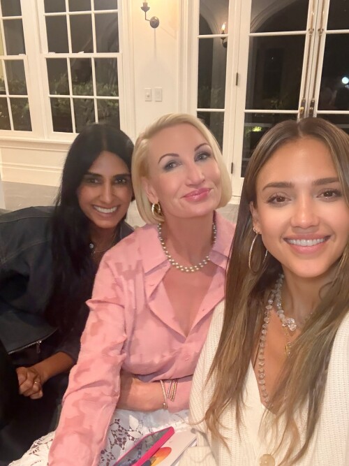 anonimostory.com Instagram jessicaalba 3692080372652470430 12223257c59f9e4621be7026