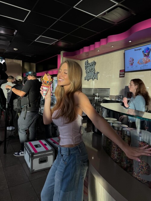 anonimostory.com Instagram sydney sweeney 3663577648731795414 81404538b2ce8682e02dbe7