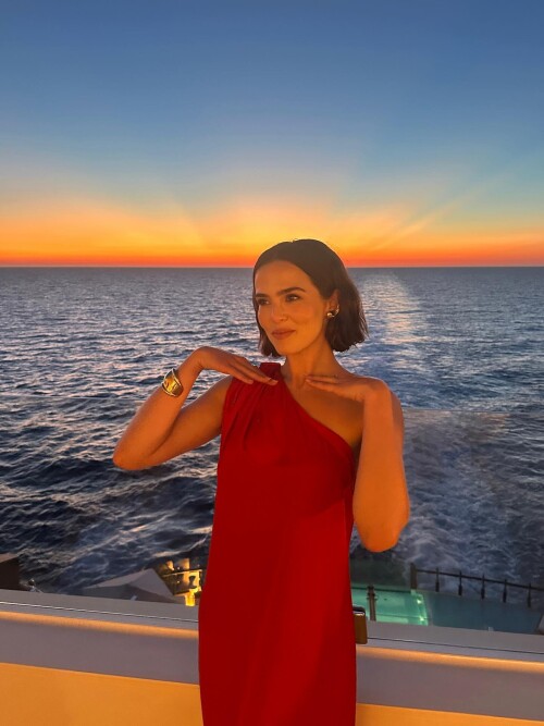 anonimostory.com Instagram zoeydeutch 3668707118919610882 1008846053e3a61cb4010f83