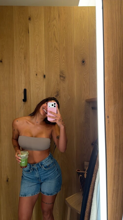 anonyviewer.com Instagram isabella.ladera 375354109467725133883a46861ea794f7e