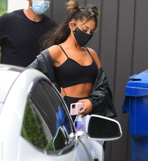 ariana grande 01001d4de2fb90d75c39