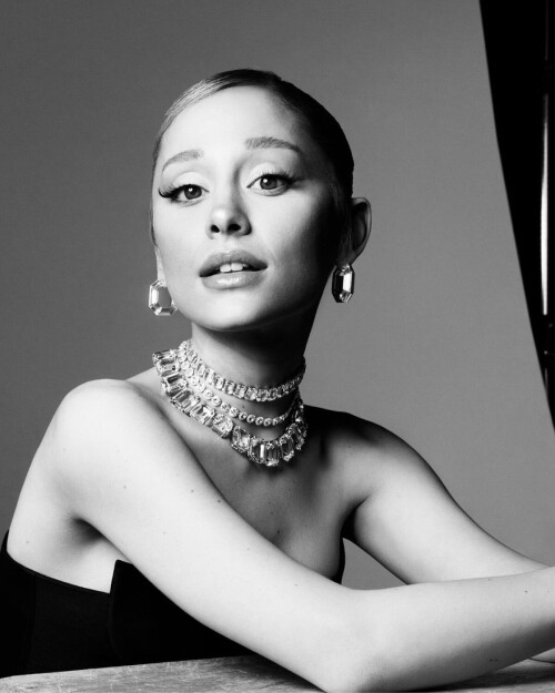 ariana grande swarovski 2024 1 dd71fb22aeb2d075