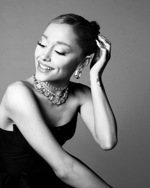 ariana grande swarovski 2024 2 98b453d5c9c52796