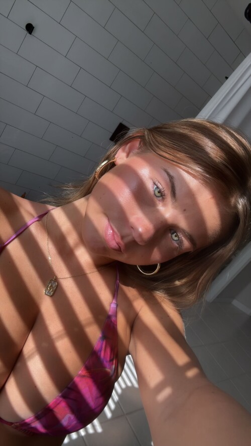 arianaawhite 20250609 172001 284219604ed72b99376f0a262