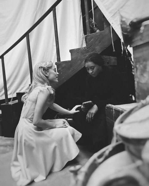 arianagrande RDownloadc8403a90c3d07ad8