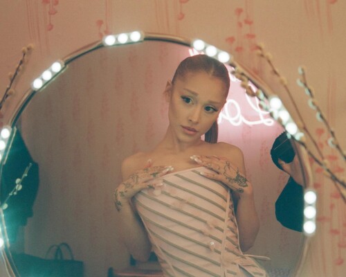 arianagrande-photo-DDR5qQXxxVb-20241207_085947_469513823ad6ba57d6ef7a162