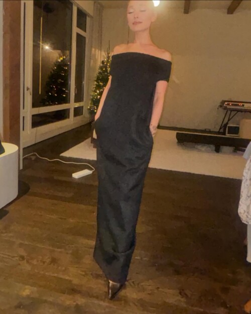 arianagrande-photo-DDR5qQXxxVb-20241207_085947_4695881548ddcca6d70fae6f3