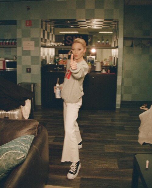 arianagrande 1728995307 3479387279846798304 77196966fec4844345a674c