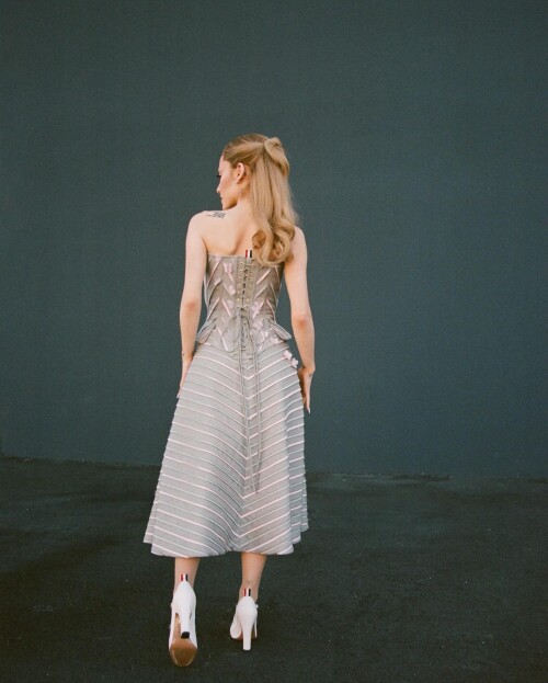 arianagrande 1731124274 3497246351683769486 7719696313da12d05e235a7