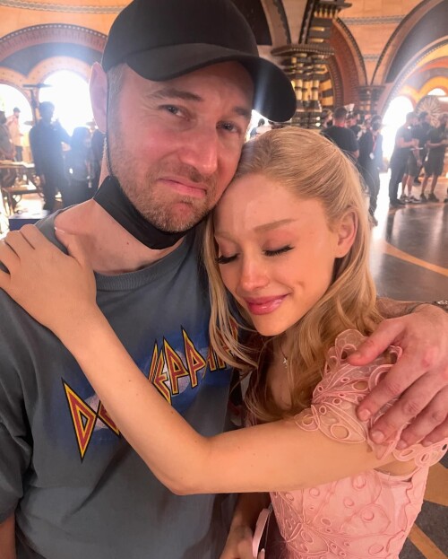 arianagrande_1732282285_3506960453484217862_771969605bf85164f262f5e