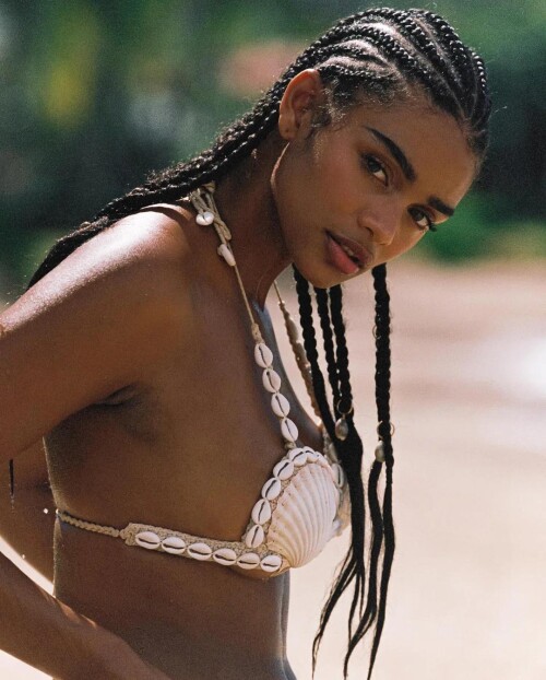 aslayy baugh v0 ydojmphwrrx810aeaef968a695b9e