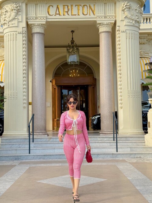 avneetkaur 13 20250715 00128cf8b6d7ab0c15d0