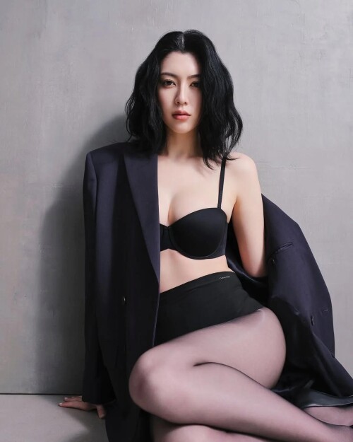 ayaka70c2088a663d4bc03f