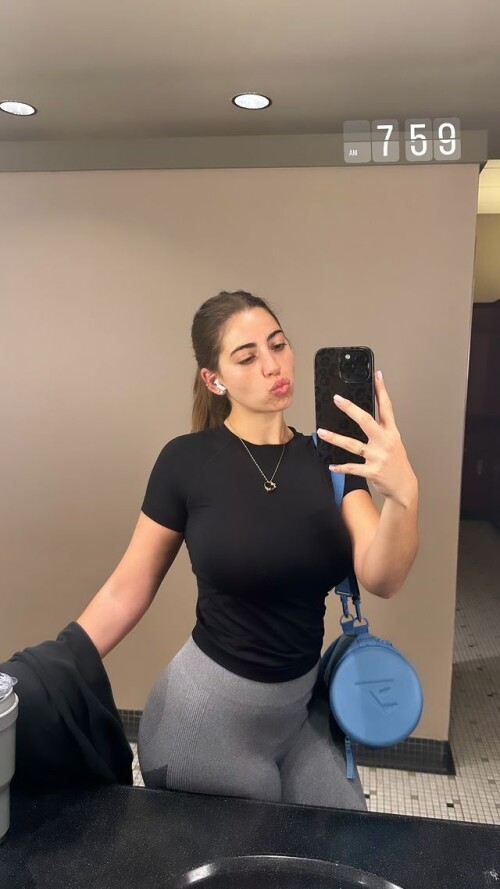 ayamarieee 1709039595 3311986671460442044 184519072216cc724db6f37fe