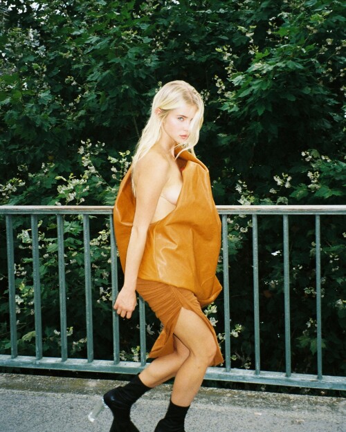 b un 1e1497a106a1c1173