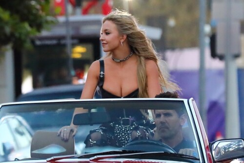 baCMUky5 oa8c471b13ff76aee