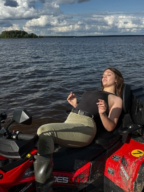 badte4cher 09082025 0003c91a455f8509c354