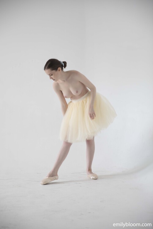 ballerina 00204848582faa9b1981