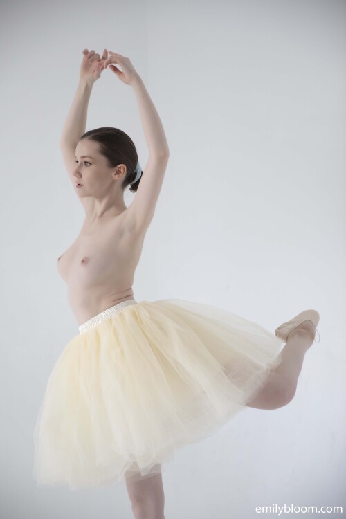 ballerina 00226f74e7a03b2b1182