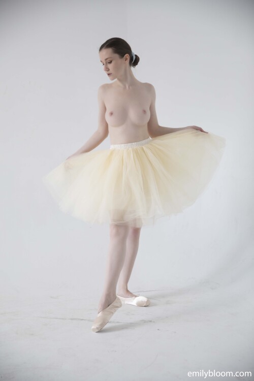 ballerina 002840ffe8d0c37cf5b0