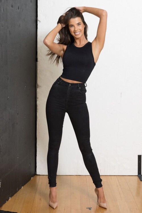 baylee mullen 1696137d44b0fe85a77aa04