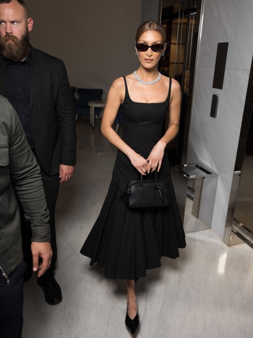 bella 51729e11d9121e2c2c