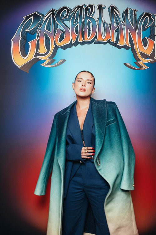 bella-82477bded20484796