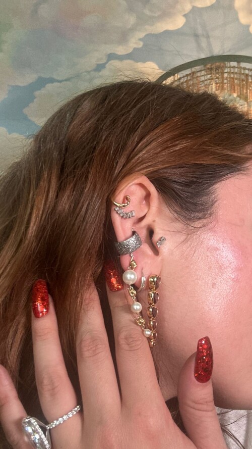 bellathorne 20231224 000327eda521cd71ba48