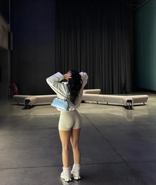 berna keklikler v0 d68q0qipf6lf1fab14d6d7dff5008