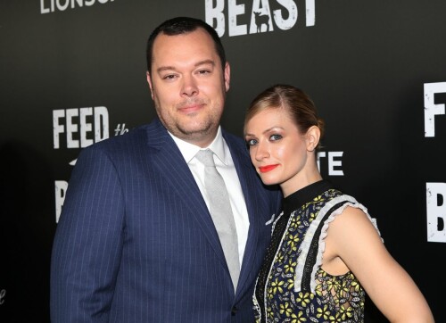 beth behrs at feed the beast premiere in new york 05 23 2016 3 B7ZA703dee8cbd465feb