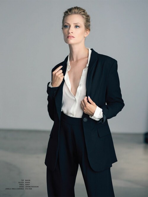 beth behrs in vvv magazine fall winter 2015 issue 1 4D1I9f9320045a2f6d3e