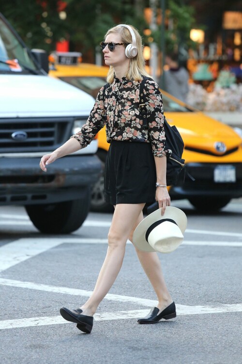 beth behrs out and about in new york 06 30 2016 1 60RD0beae45e44a61dd4