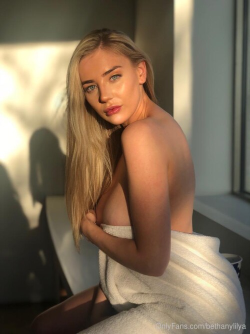 bethanylilya-6330fed80380cdc799
