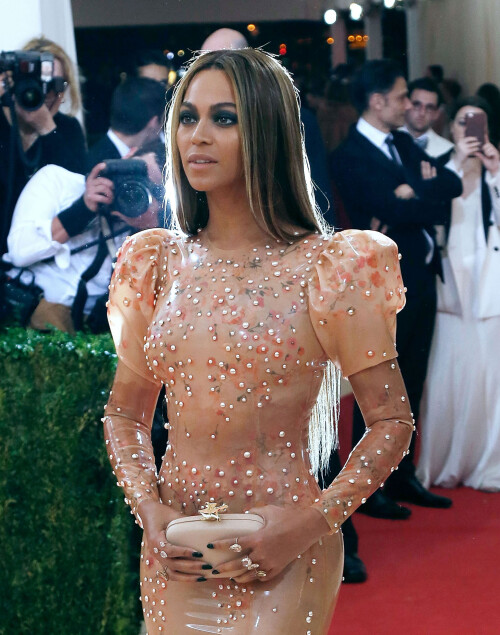 beyonce-met-gala-nyc-5-2-2016-10c4af8ce1ce64fe7f