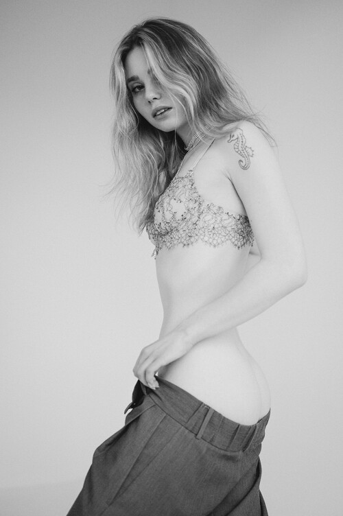 bff2835e 8214 4067 ac81 1f1ff6786536f9523aa4d46266b2