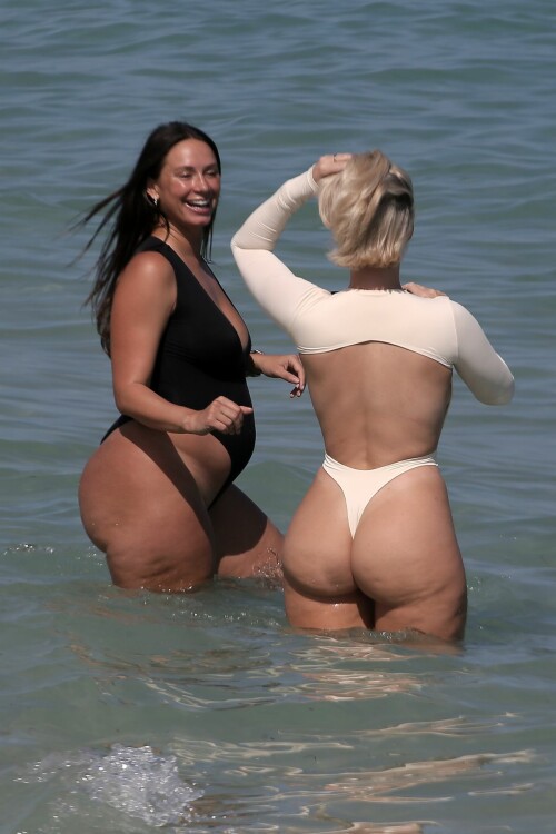 bianca elouise and yesjulz in bikini at a beach in miami 02 22 2022 7ff0c301f92b63bc2